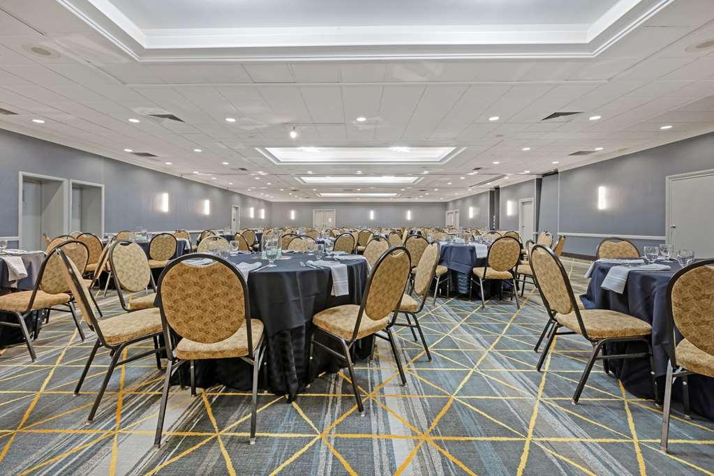 The Lux Hotel & Conference Center, Ascend Hotel Collection Waterloo Servizi foto